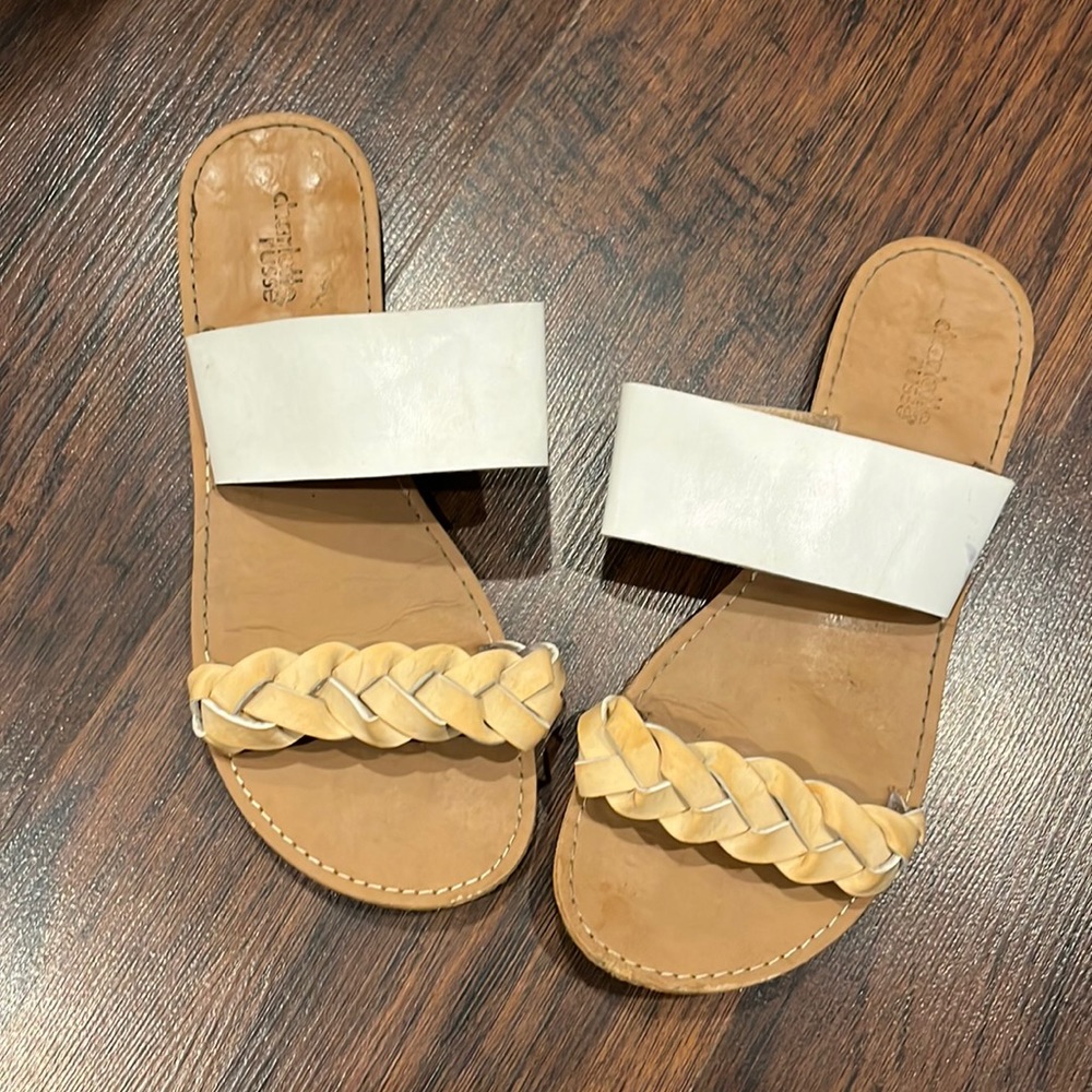 White and Beige Flat sandal 8